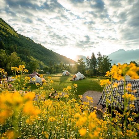 Hotel Glamping Gozdna Jasa Bovec Esterno foto