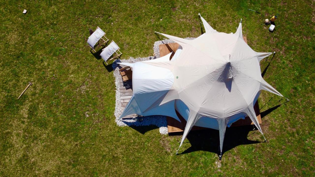Hotel Glamping Gozdna Jasa Bovec Esterno foto