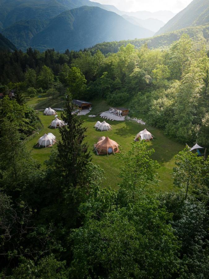 Hotel Glamping Gozdna Jasa Bovec Esterno foto