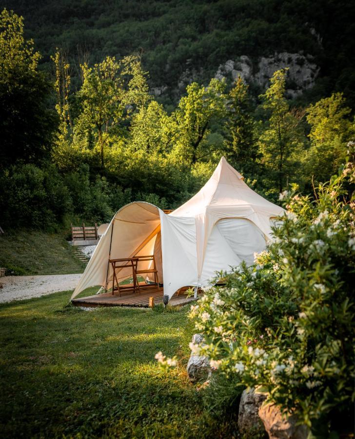Hotel Glamping Gozdna Jasa Bovec Esterno foto