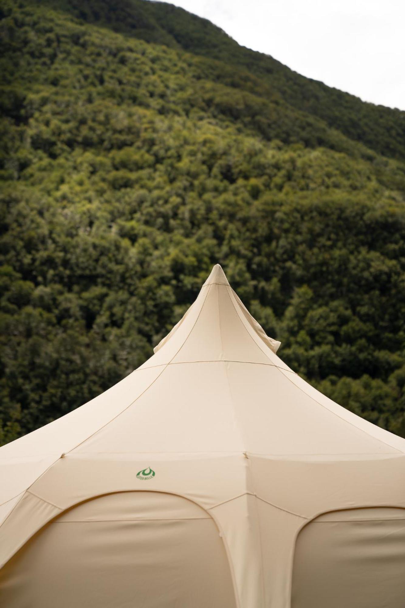 Hotel Glamping Gozdna Jasa Bovec Esterno foto