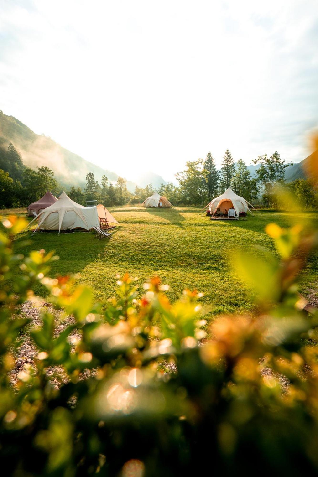 Hotel Glamping Gozdna Jasa Bovec Esterno foto