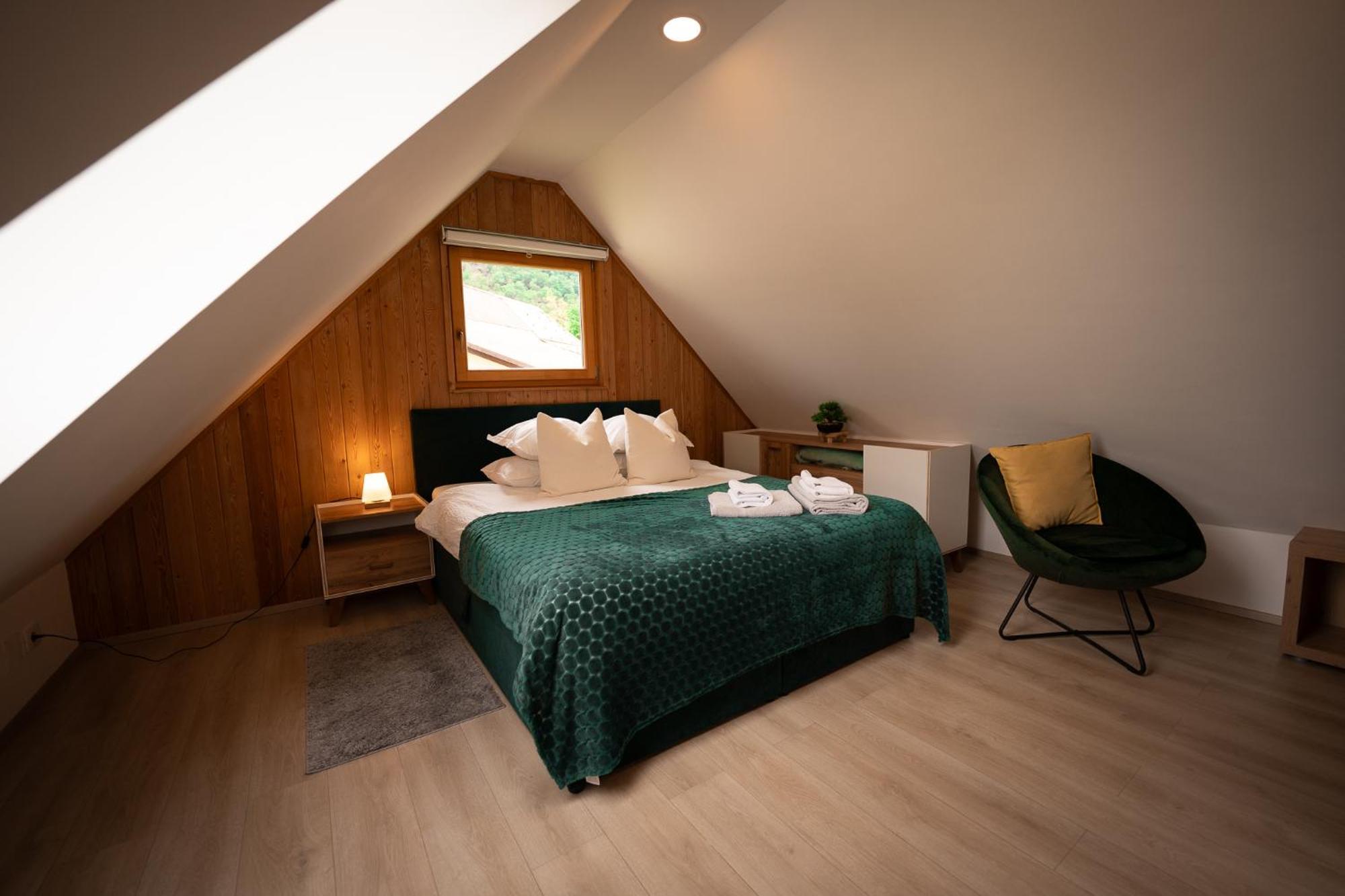 Hotel Glamping Gozdna Jasa Bovec Esterno foto