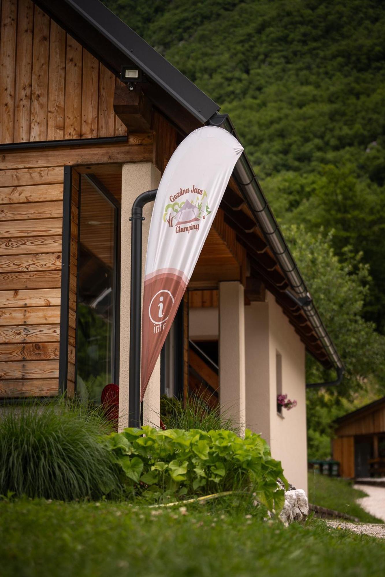 Hotel Glamping Gozdna Jasa Bovec Esterno foto