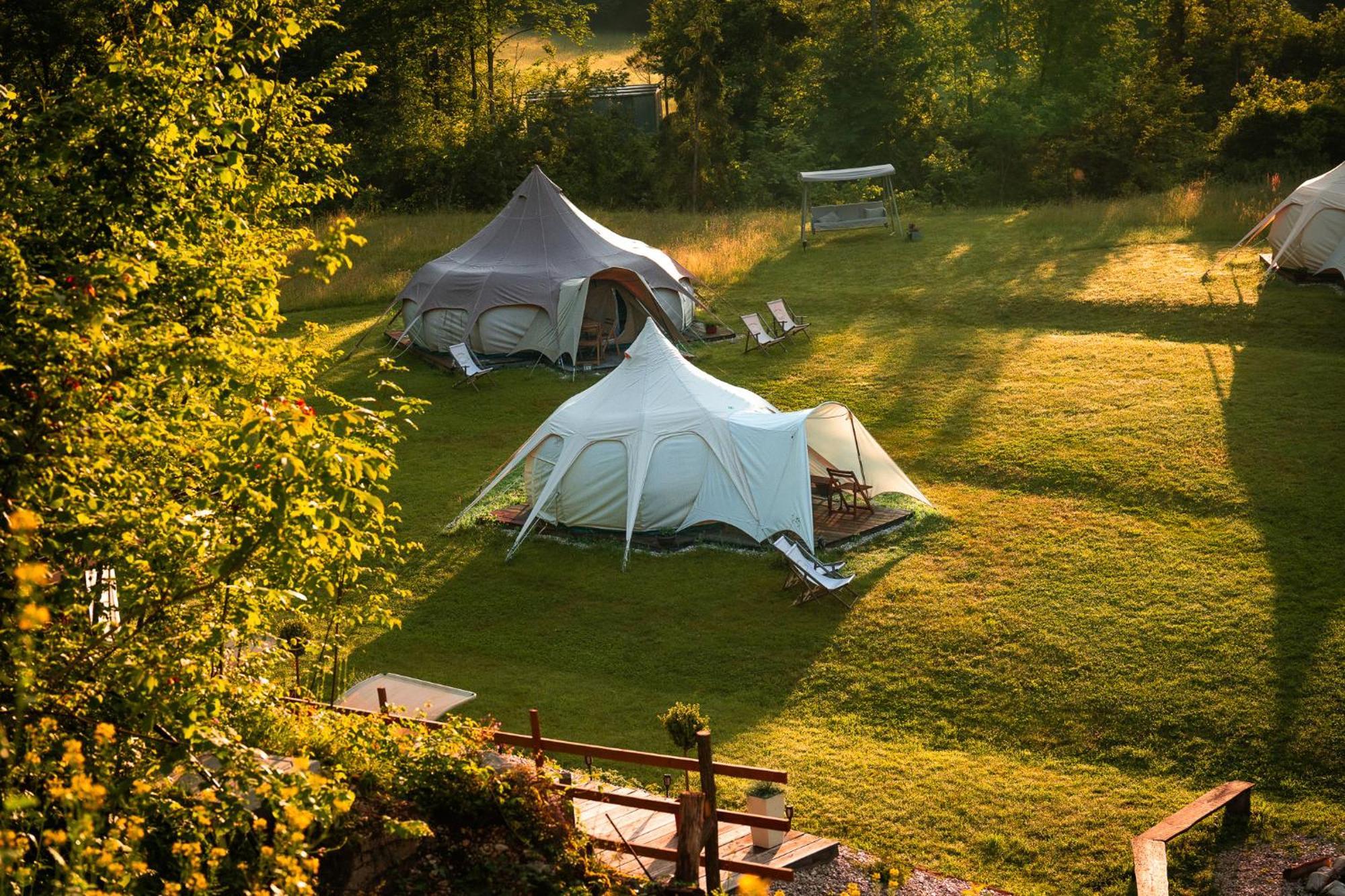 Hotel Glamping Gozdna Jasa Bovec Esterno foto